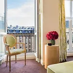 Hotel Grand Du Palais Royal 5*